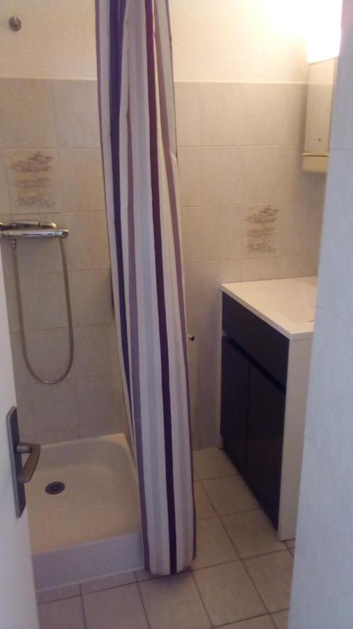 Studio de 27 m² + 70 m² de jardin à 100 m des plages Cavalaire-sur-Mer Extérieur photo