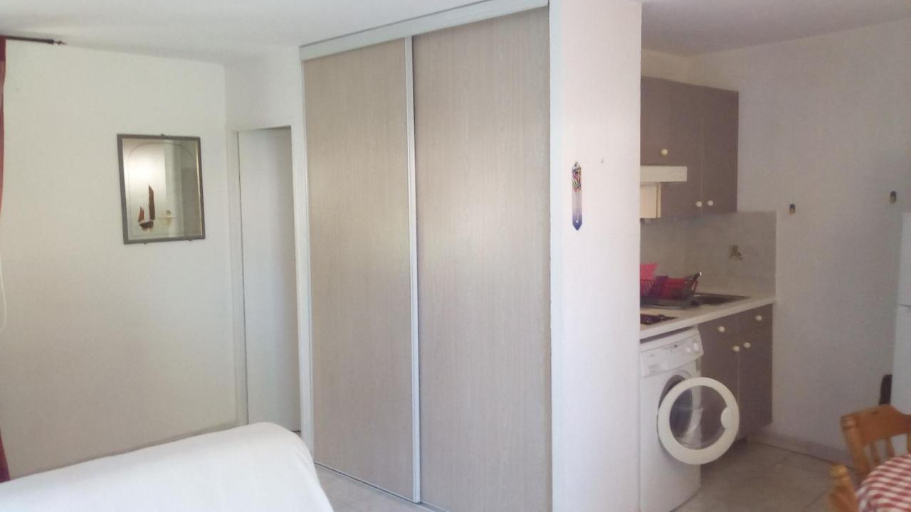 Studio de 27 m² + 70 m² de jardin à 100 m des plages Cavalaire-sur-Mer Extérieur photo